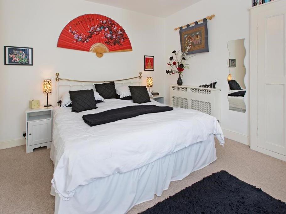 Anchor House Bed & Breakfast Dartmouth Room photo