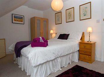 Anchor House Bed & Breakfast Dartmouth Exterior photo